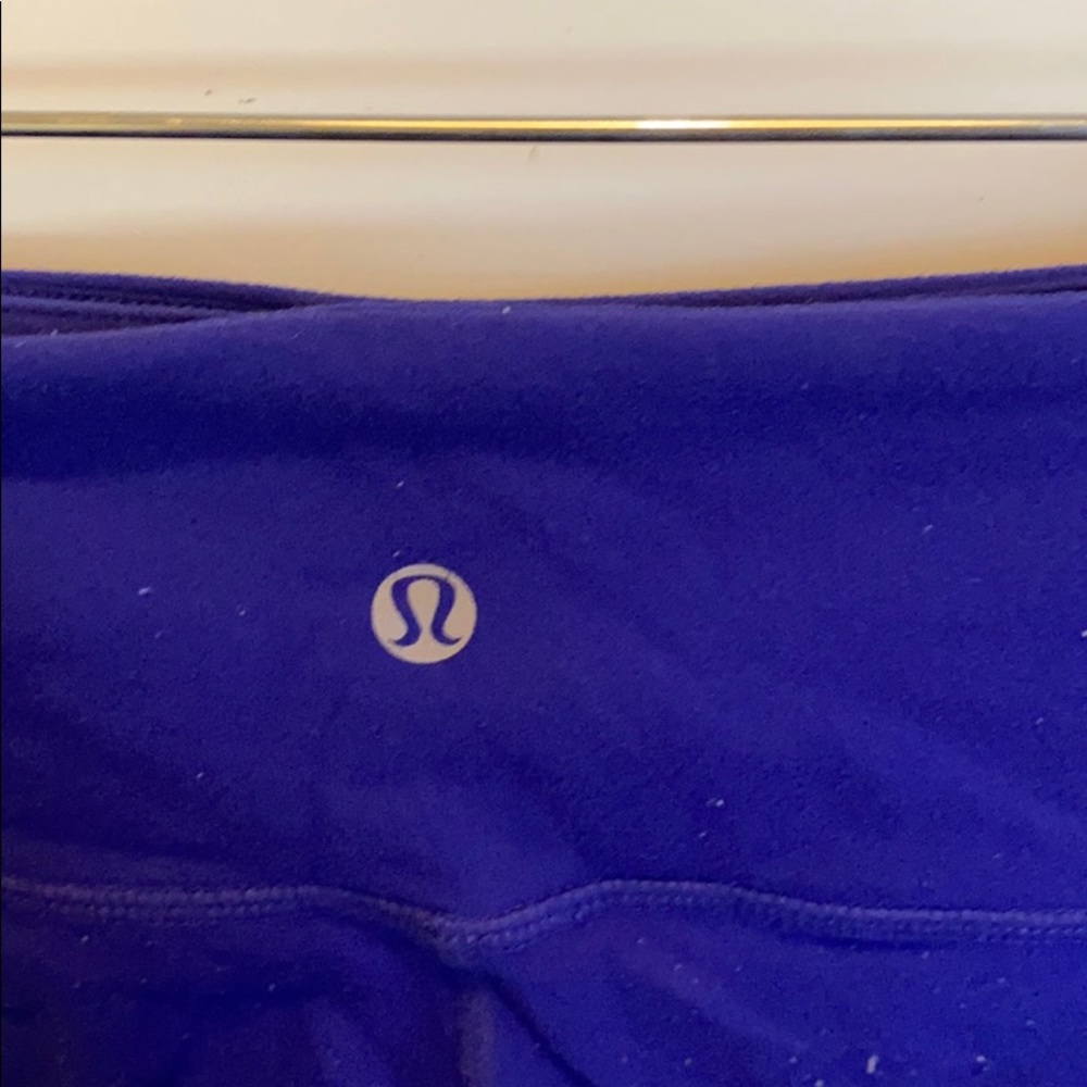 Lululemon crops - Picture 2 of 4